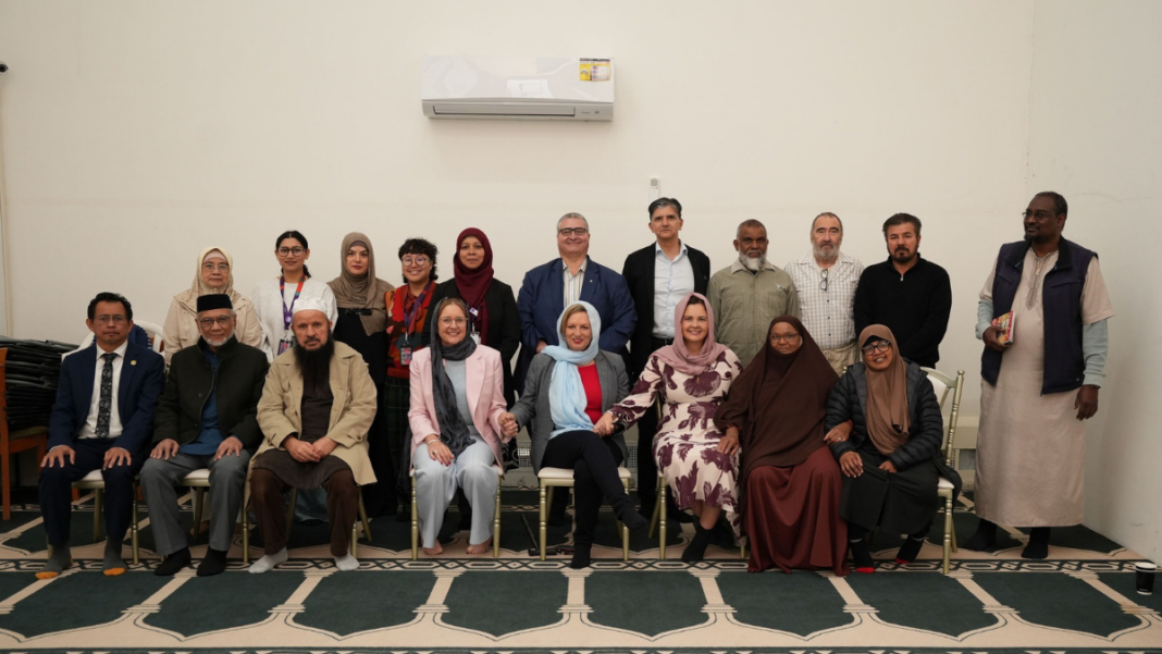 Victorian Premier praises multicultural unity during visit to Cranbourne Mosque