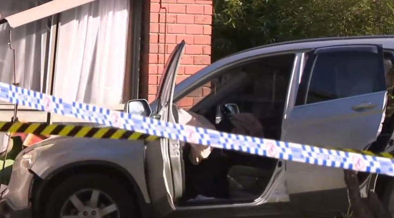 Man wanted after alleged stabbing of sister and cousin in Melbourne