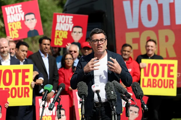 Ex-mayor set for showdown with UK PM over top job