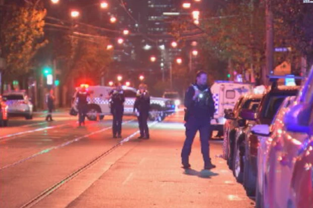 Boxer gunned down outside Melbourne bar