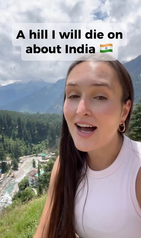 Australian solo traveller wins hearts with praise for India’s kindness and hospitality